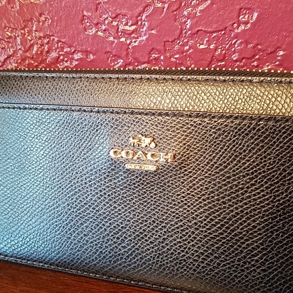 Coach wallet - Picture 2 of 3